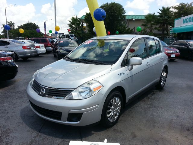 Nissan Versa 2009 photo 2