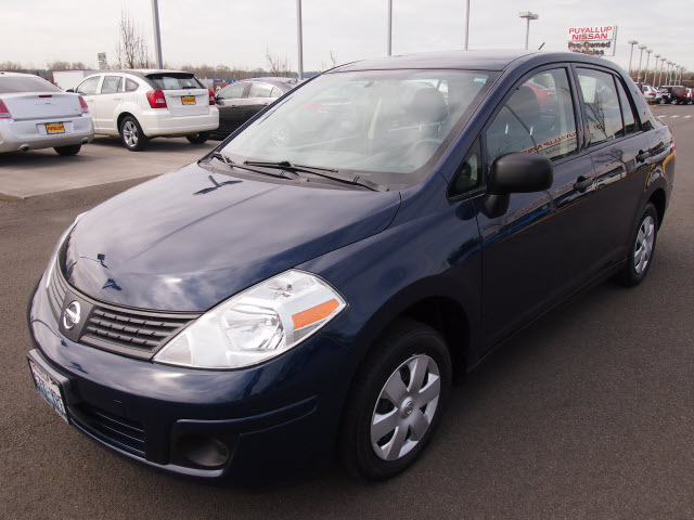 Nissan Versa Base Unspecified