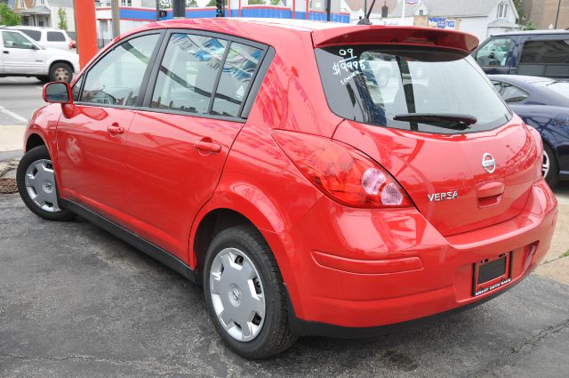 Nissan Versa 2009 photo 3