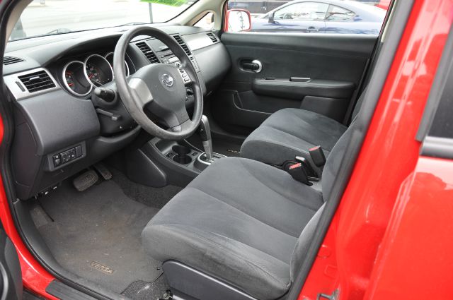 Nissan Versa 2009 photo 4