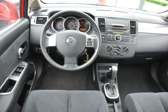 Nissan Versa 2009 photo 6