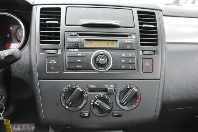 Nissan Versa 2009 photo 8