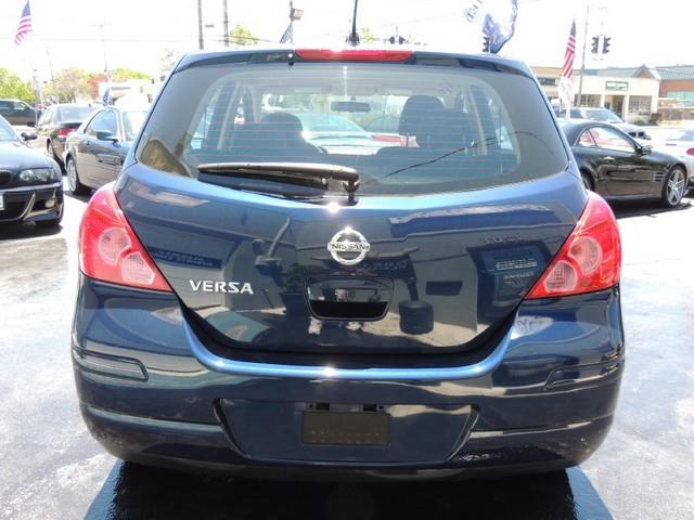 Nissan Versa 2009 photo 4