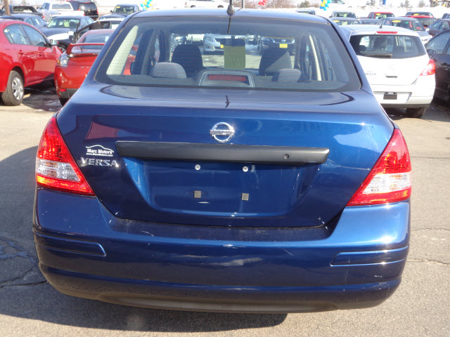 Nissan Versa 2009 photo 4