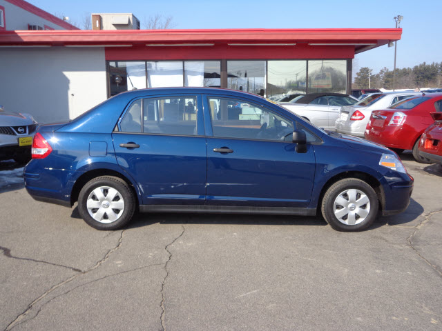 Nissan Versa 2009 photo 5