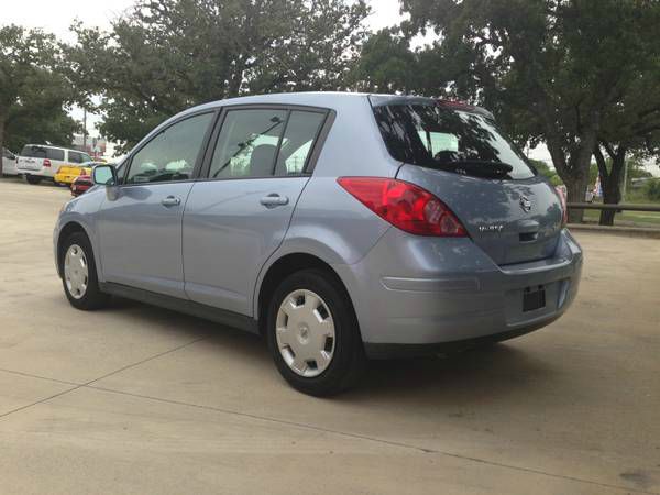 Nissan Versa ILTD Hatchback