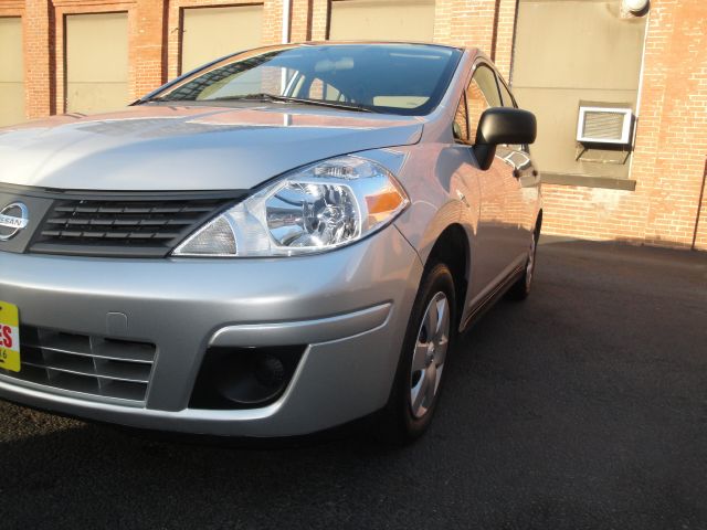 Nissan Versa 2009 photo 1