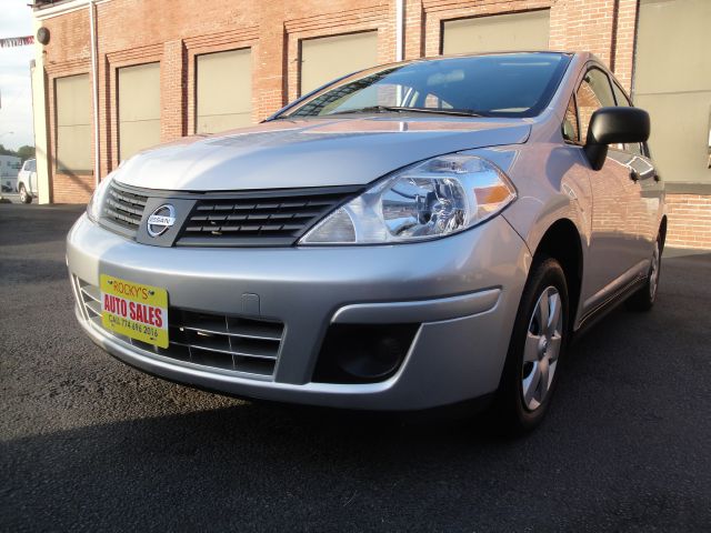 Nissan Versa 2009 photo 2