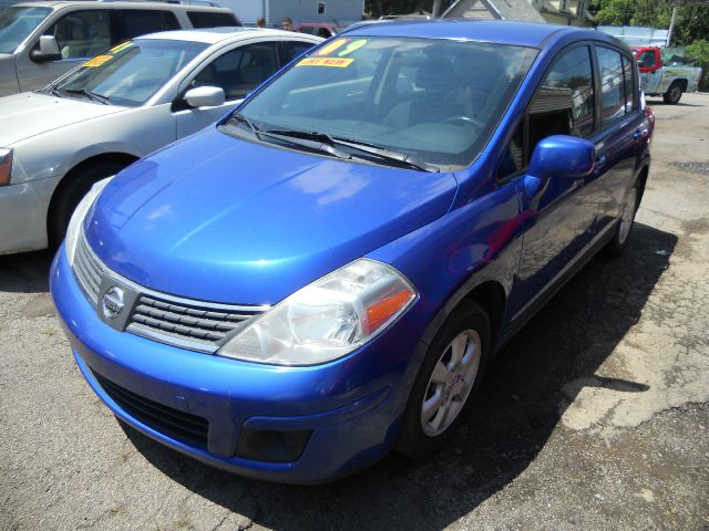 Nissan Versa 2009 photo 2