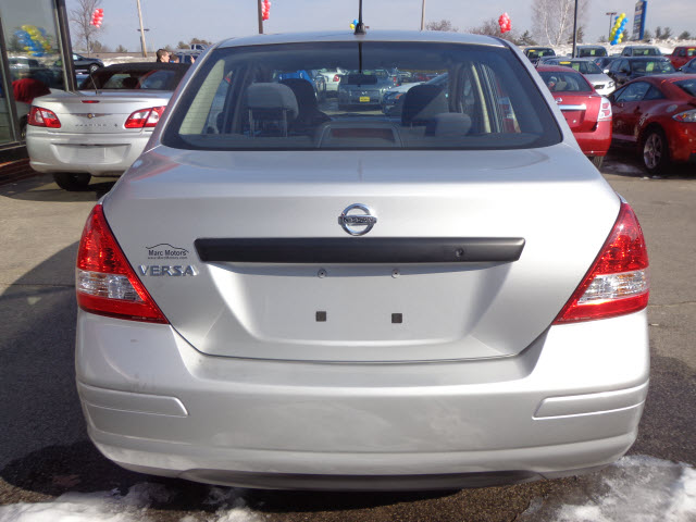 Nissan Versa 2009 photo 4