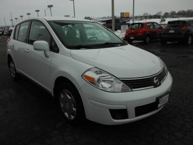 Nissan Versa 2009 photo 1