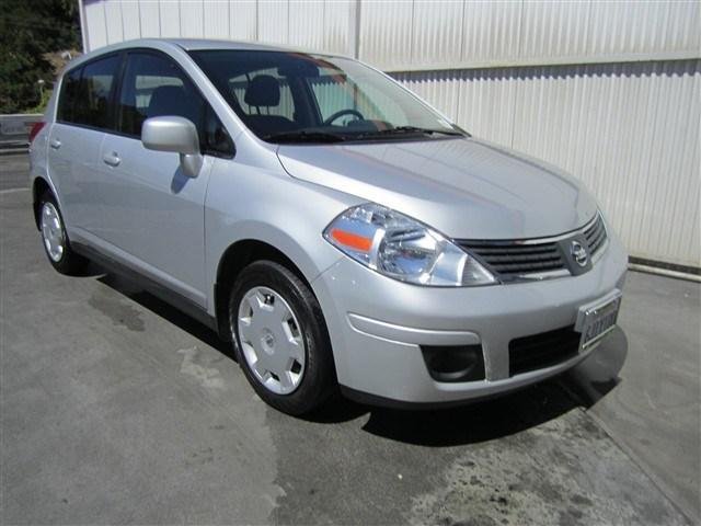 Nissan Versa 2009 photo 2