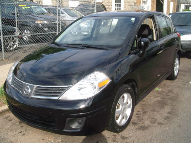 Nissan Versa 2009 photo 2