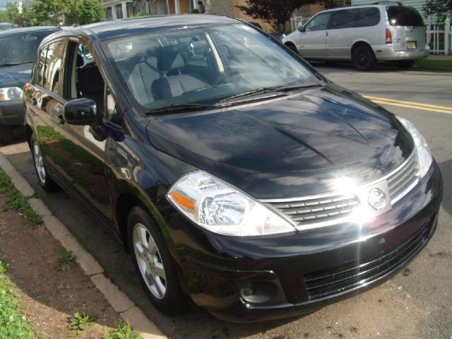 Nissan Versa 2009 photo 4