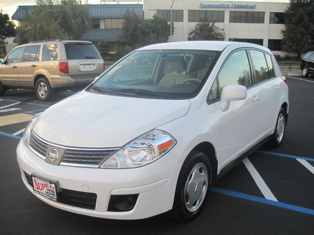 Nissan Versa 2009 photo 4