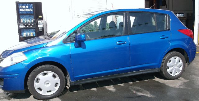 Nissan Versa 2009 photo 1