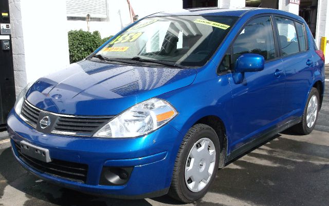 Nissan Versa 2009 photo 2