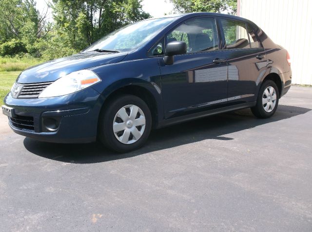 Nissan Versa 2009 photo 2