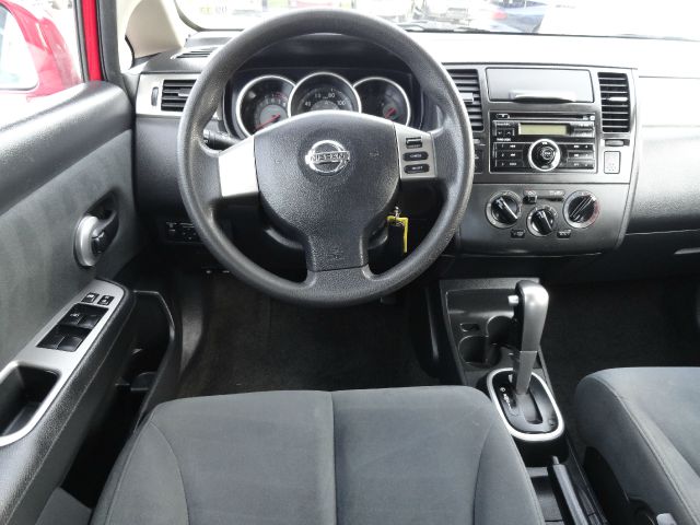 Nissan Versa 2009 photo 13