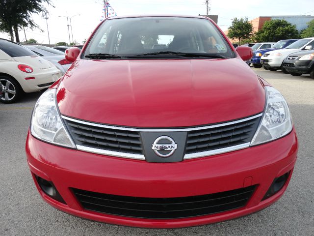 Nissan Versa 2009 photo 2