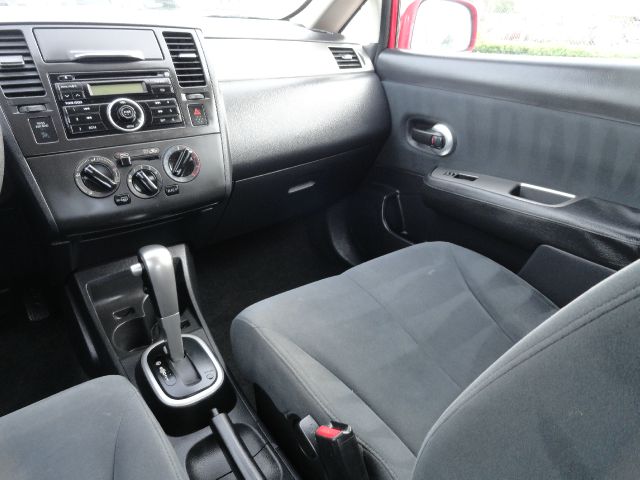 Nissan Versa 2009 photo 4