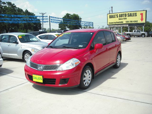 Nissan Versa 2009 photo 2