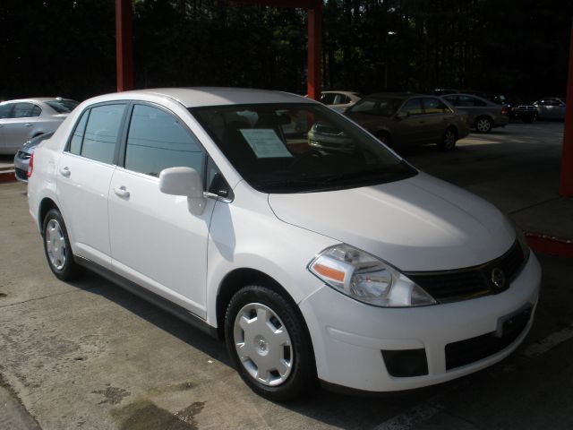 Nissan Versa 2009 photo 1