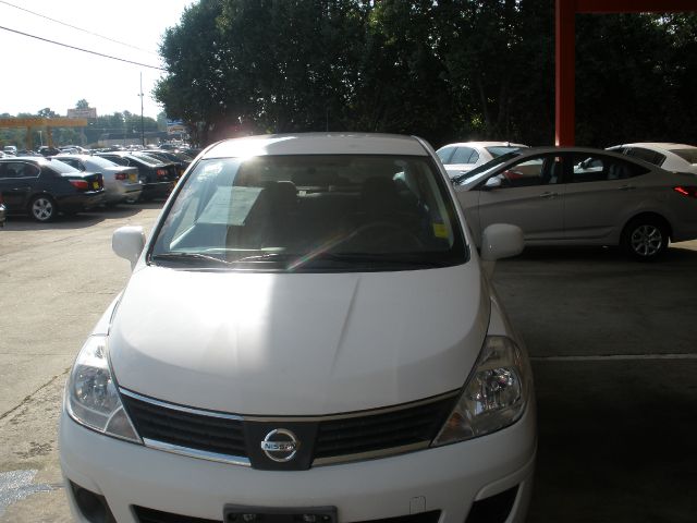 Nissan Versa 2009 photo 3