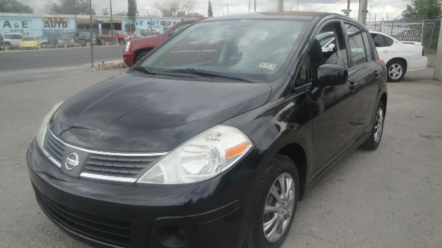 Nissan Versa 2009 photo 2