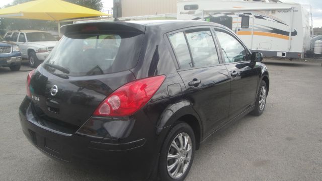 Nissan Versa 2009 photo 3