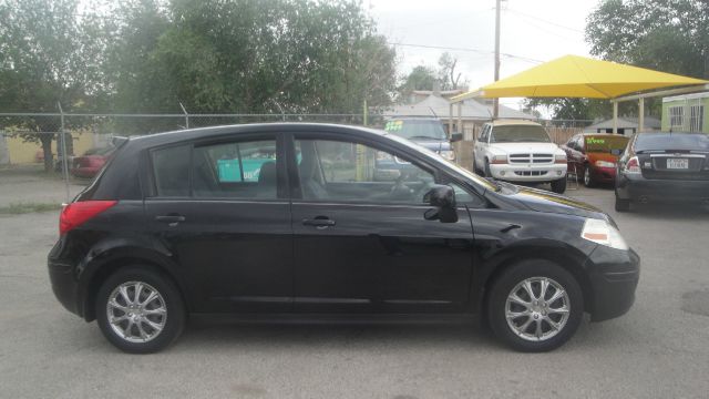 Nissan Versa 2009 photo 4