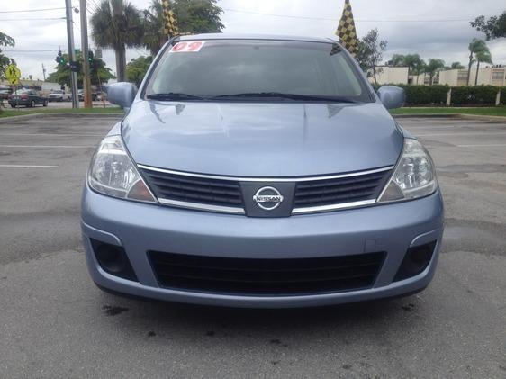 Nissan Versa 2009 photo 3