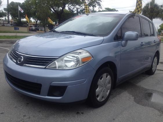 Nissan Versa 2009 photo 4