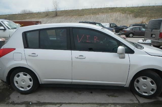 Nissan Versa Carrera C4S Hatchback