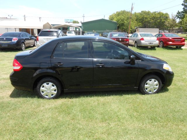 Nissan Versa 2009 photo 3