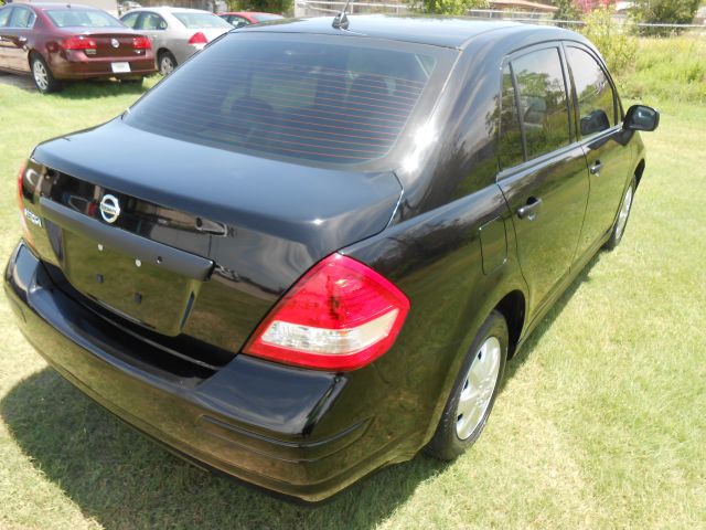 Nissan Versa 2009 photo 4