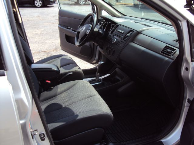 Nissan Versa 2009 photo 19