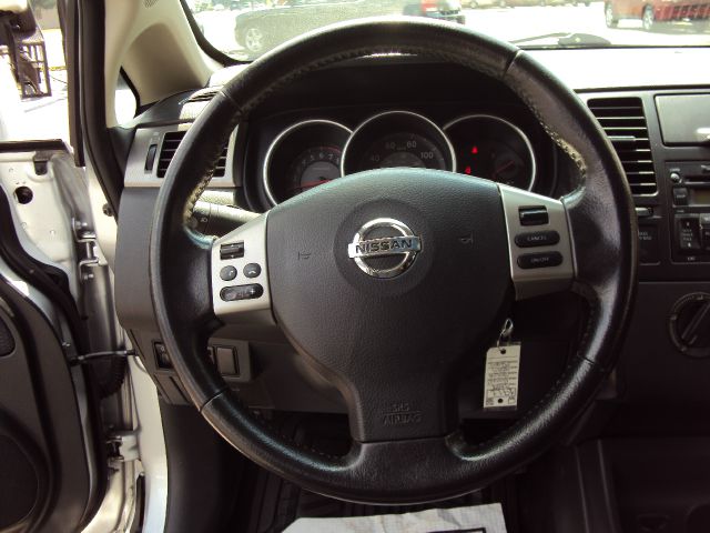 Nissan Versa 2009 photo 9