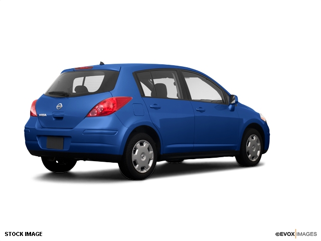 Nissan Versa 2009 photo 2