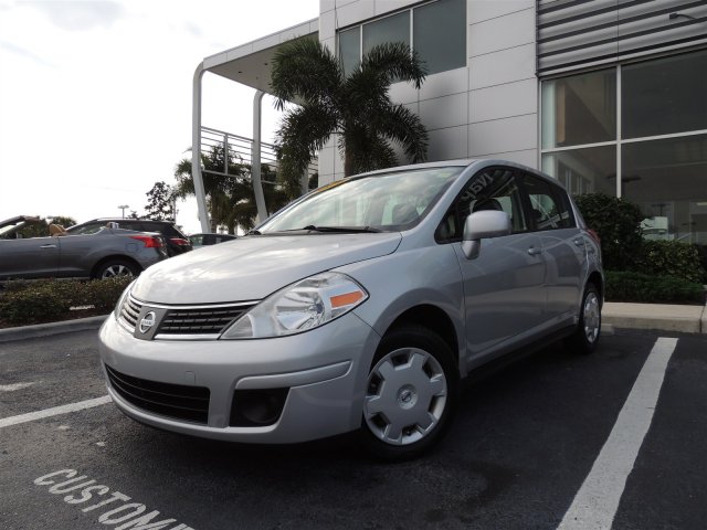 Nissan Versa 2009 photo 5