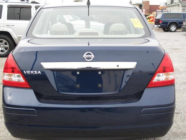 Nissan Versa 2009 photo 1