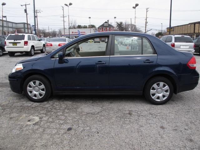 Nissan Versa 2009 photo 4