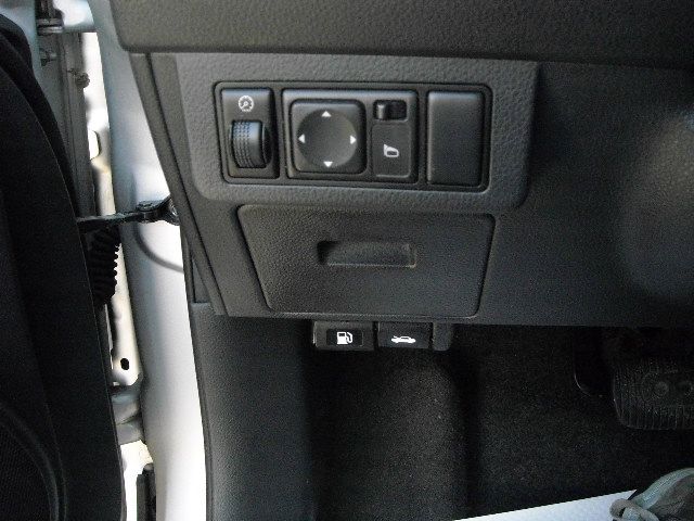 Nissan Versa 2010 photo 11