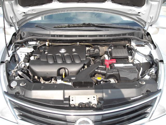 Nissan Versa 2010 photo 13