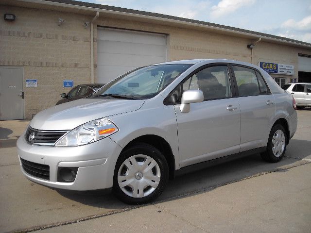 Nissan Versa 2010 photo 18