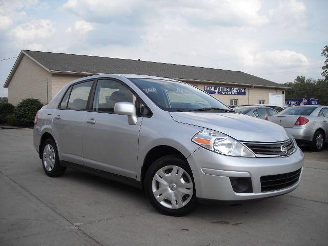 Nissan Versa 2010 photo 23