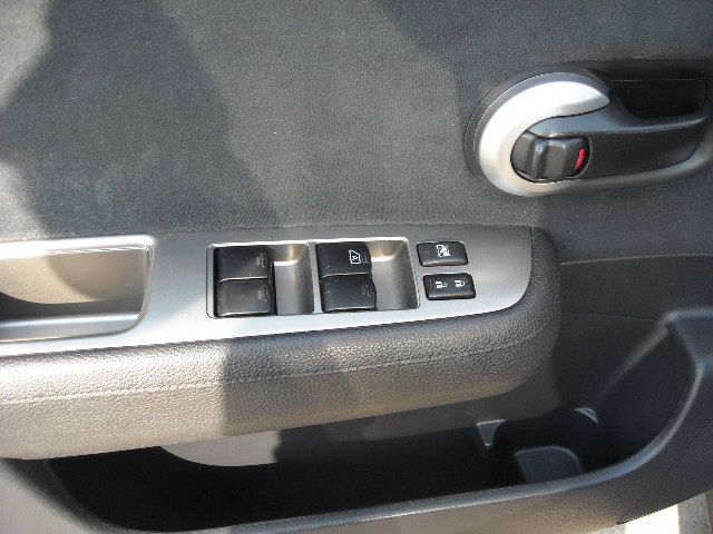 Nissan Versa 2010 photo 3