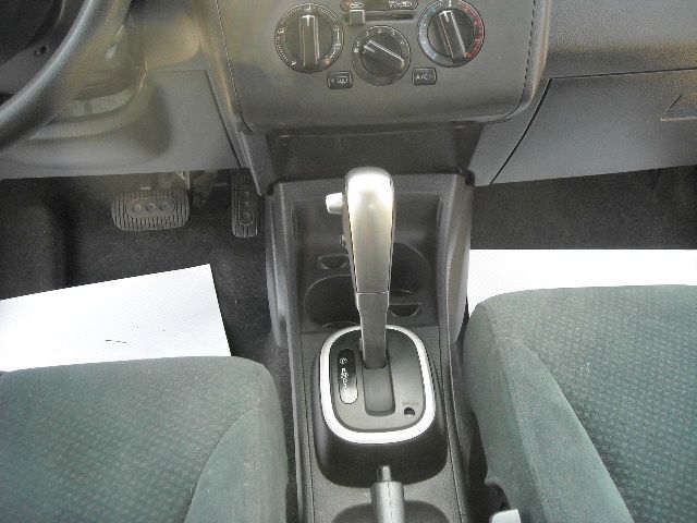 Nissan Versa 2010 photo 4