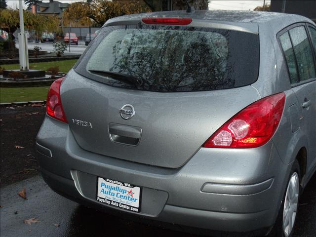 Nissan Versa 2010 photo 5