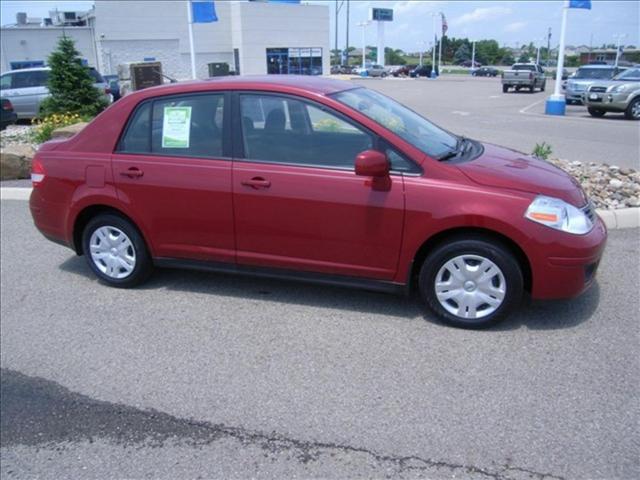 Nissan Versa 2010 photo 5